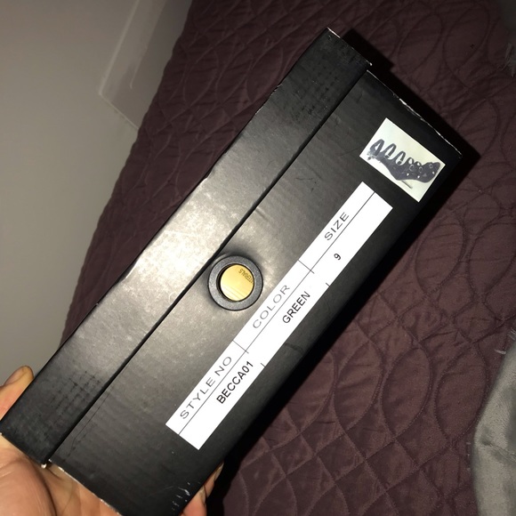 High heels - Picture 4 of 4